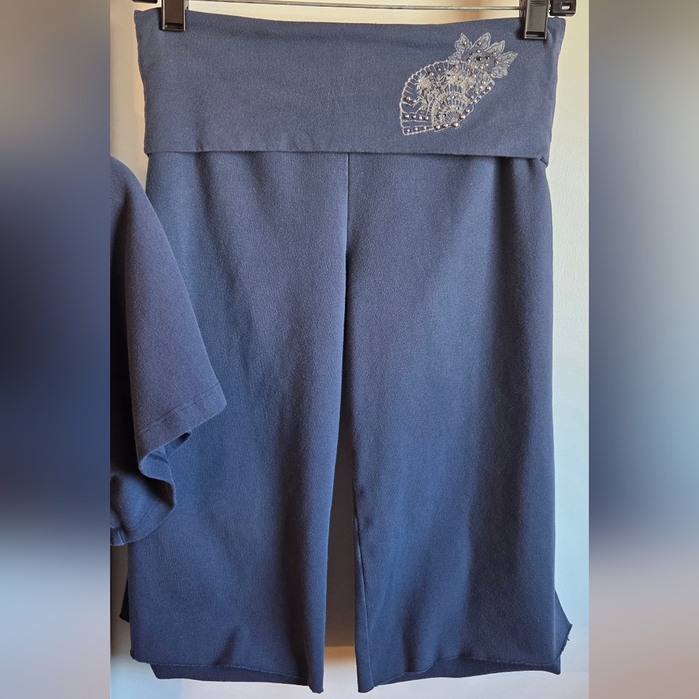 Yogi Navy Blue Embellished Hoodie and Short Set Sz S/M - Picture 2 of 14